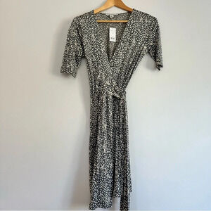 Banana Republic NWT wrap dress grey with ivory spots Size: XS
